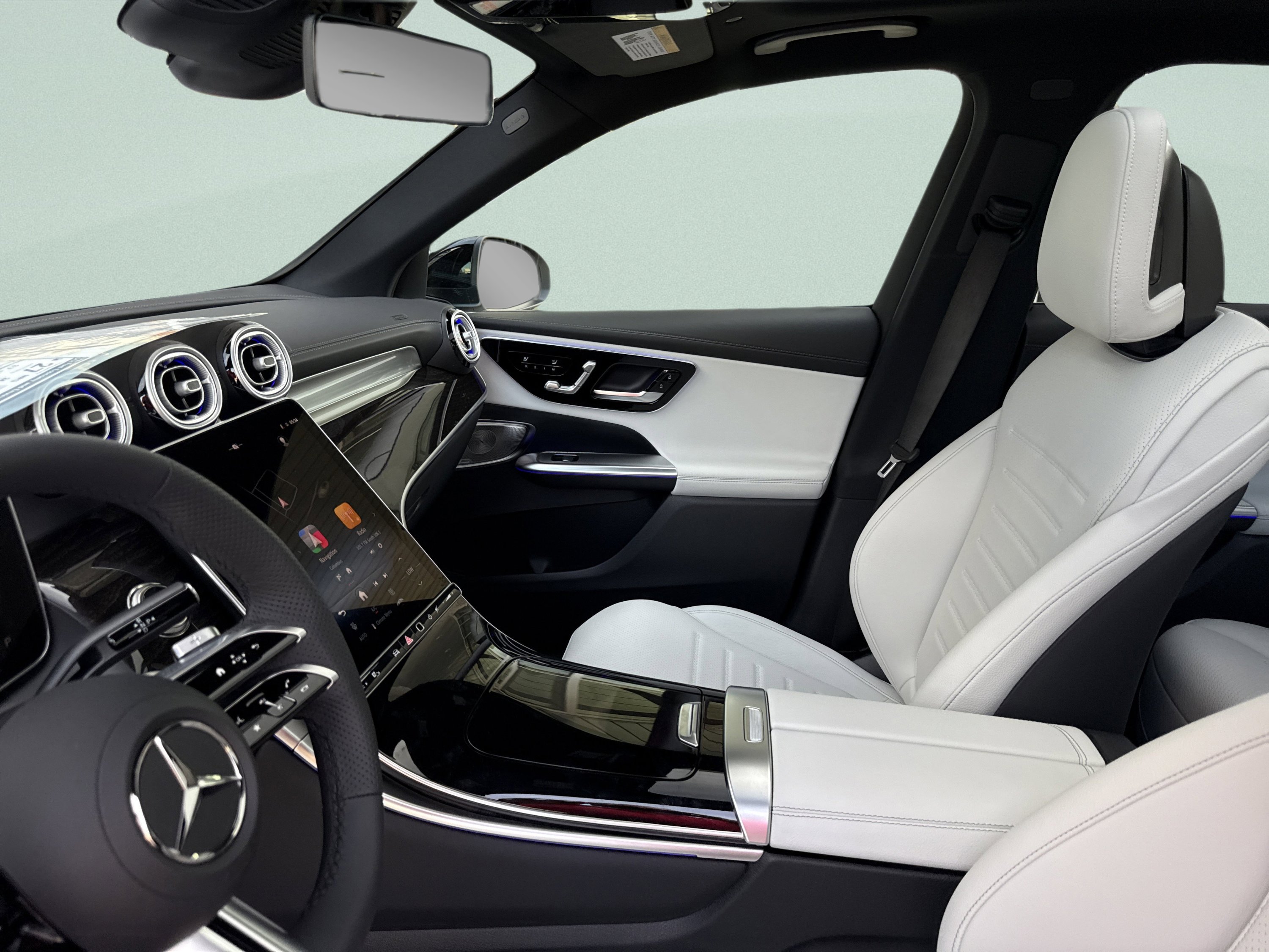 Certified Used 2026 Polar White Mercedes-Benz GLC 300 image 41