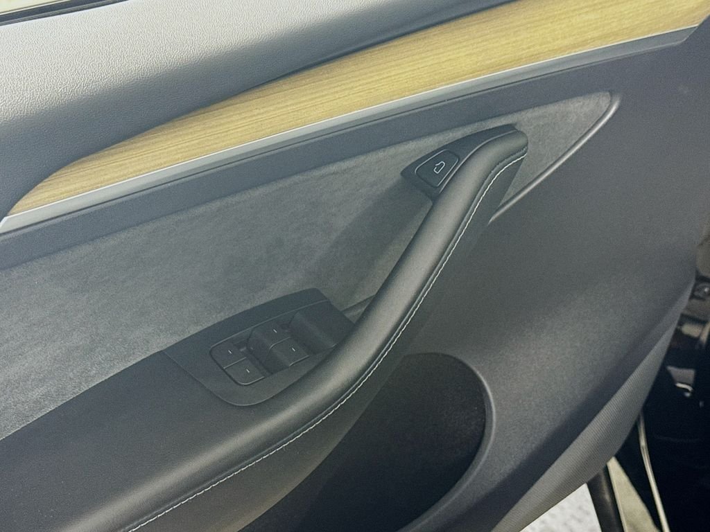 Used 2023 Solid Black Tesla Long Range image 20