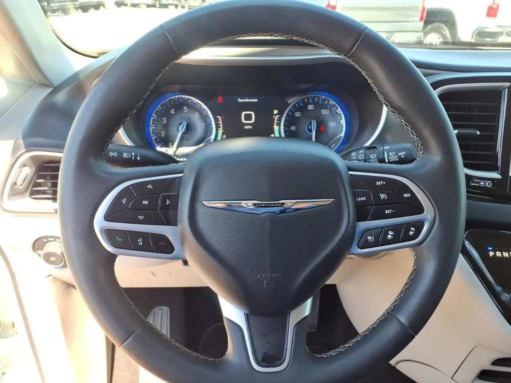 Used 2023 White Chrysler Touring L image 13