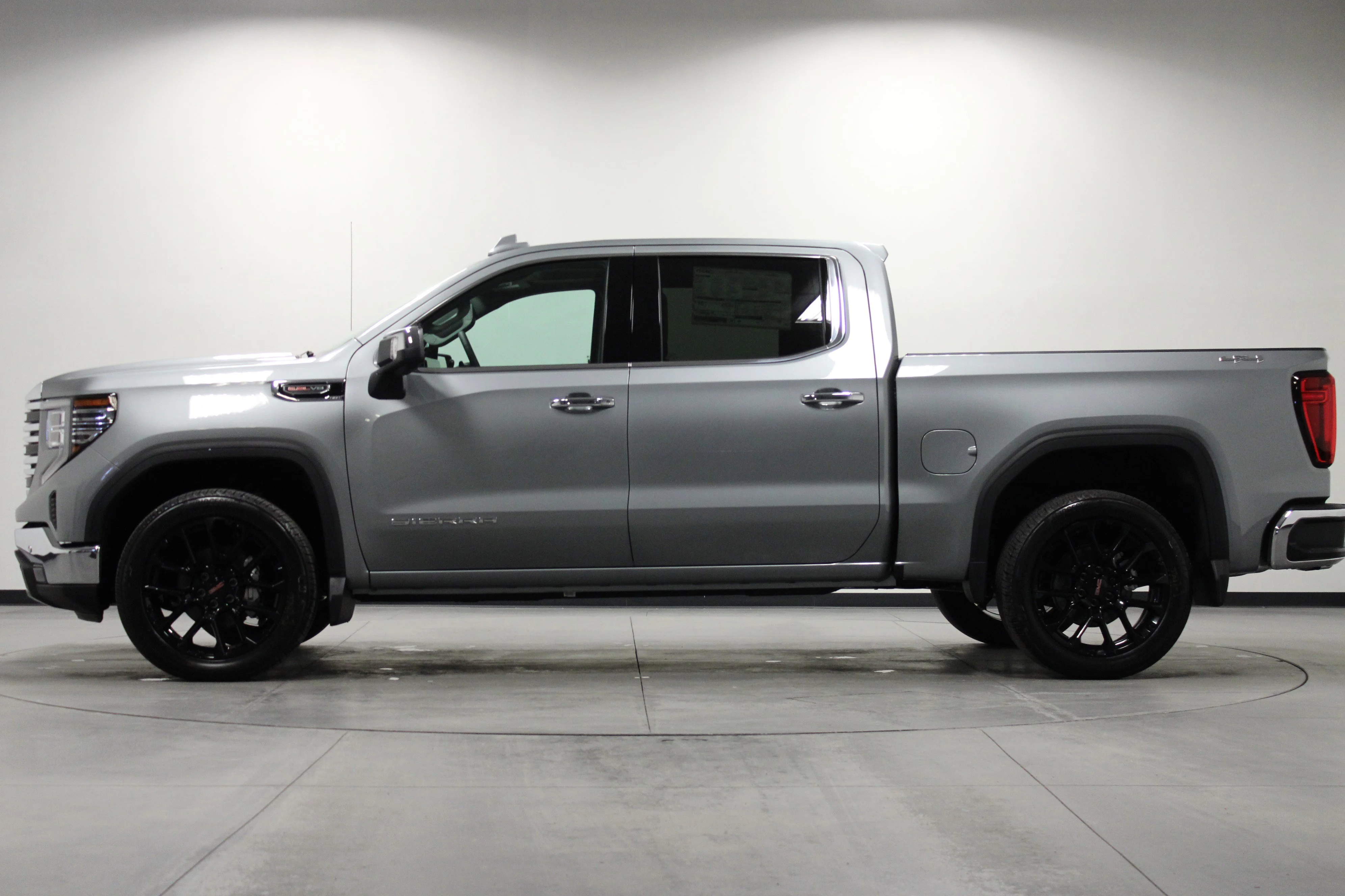2026 GMC Sierra 1500 SLT - Photo 6