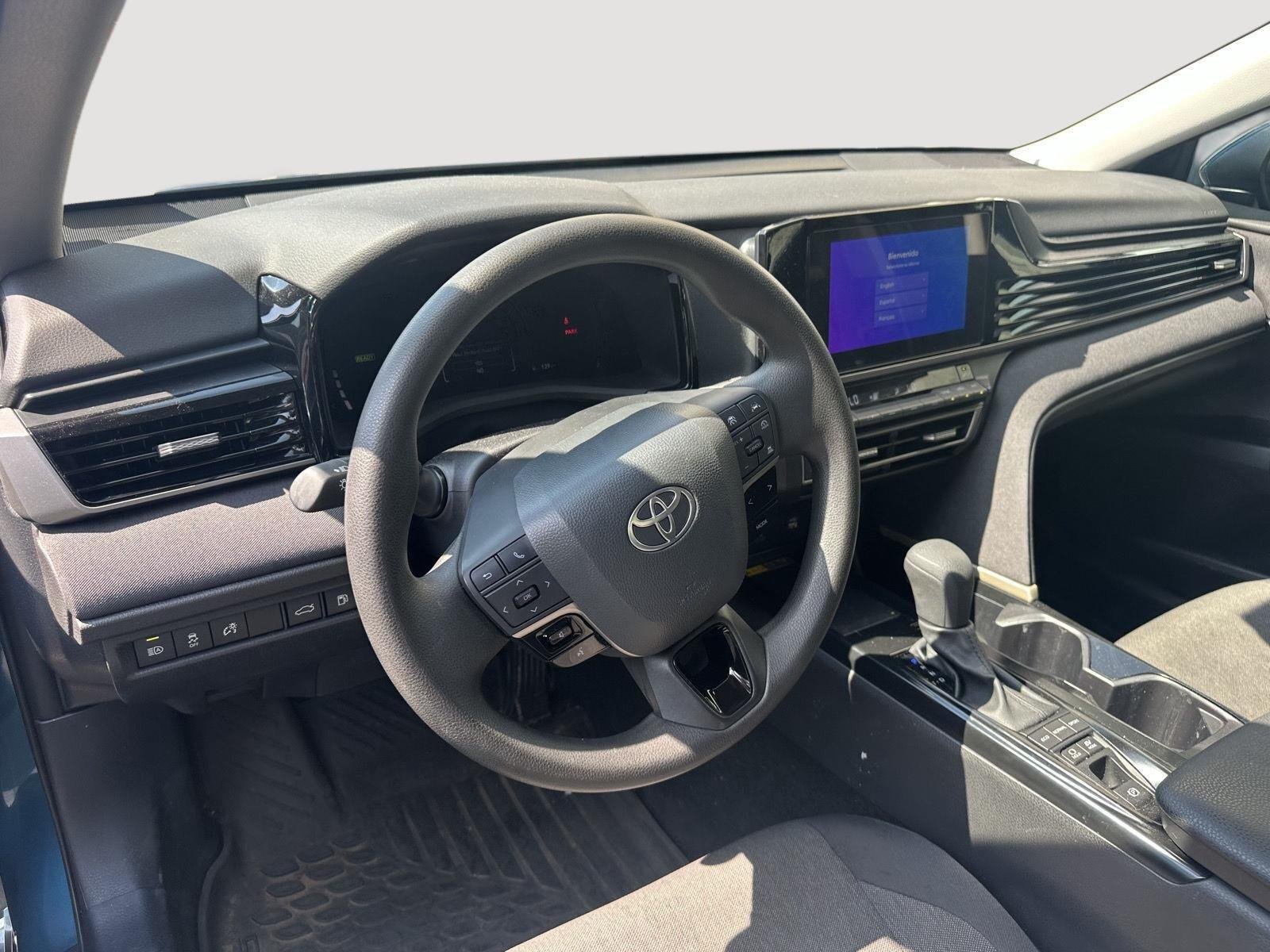 Used 2025 Ocean Gem Toyota LE image 11