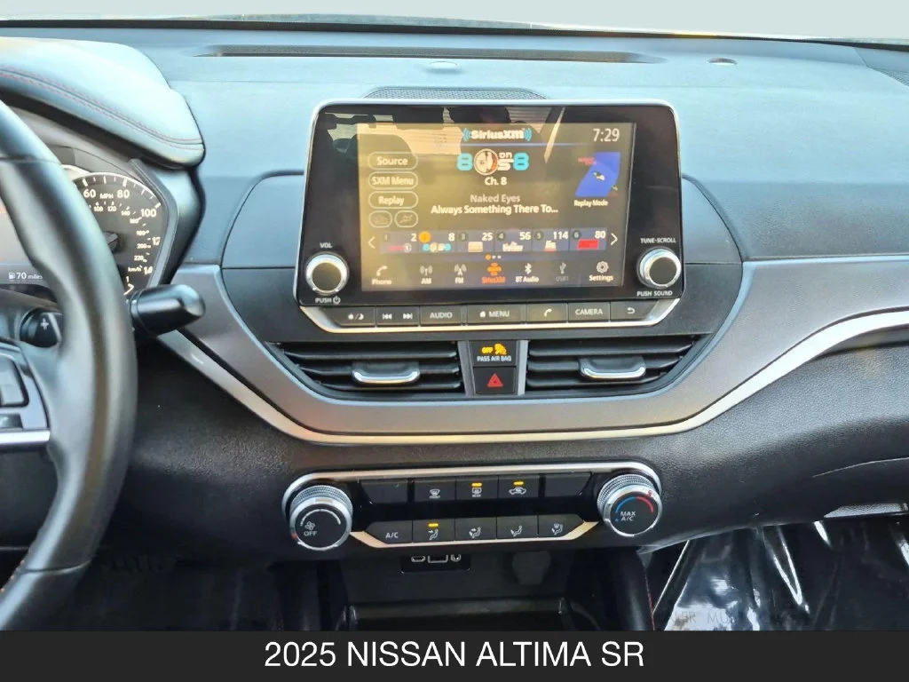Used 2025 White Nissan 2.5 SR image 25