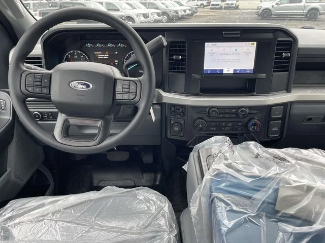 New 2026 Oxford White Ford F-450® XL image 4