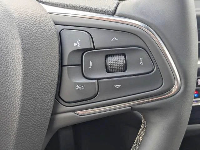 New 2026 White Frost Tricoat Buick Avenir image 27
