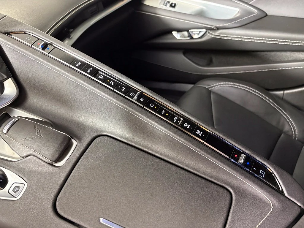 Used 2024 White Chevrolet Stingray image 39