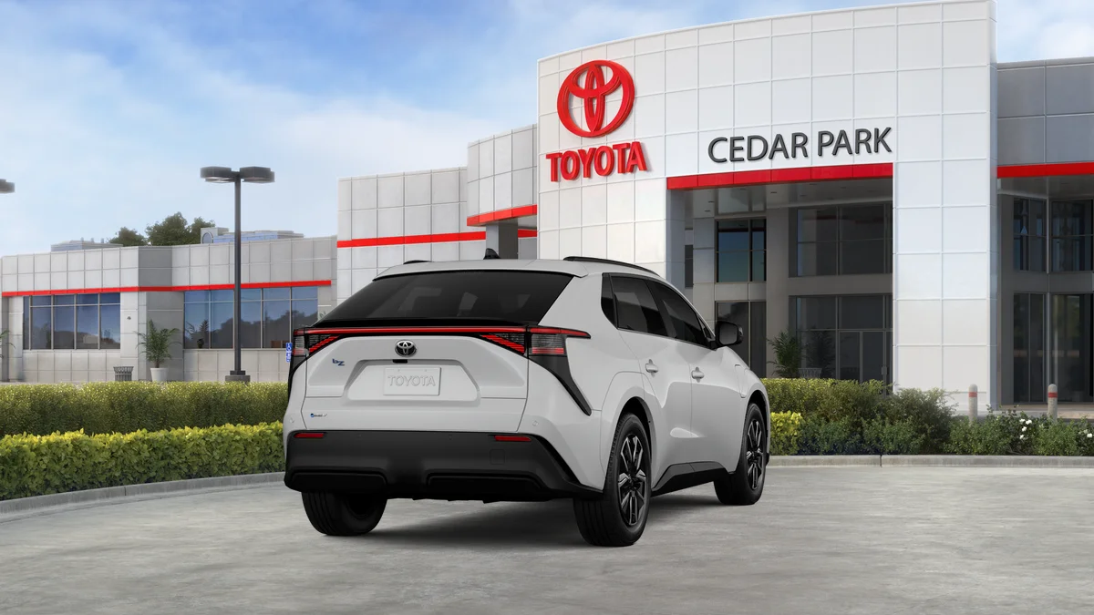 New 2026 Wind Chill Pearl Toyota XLE image 30