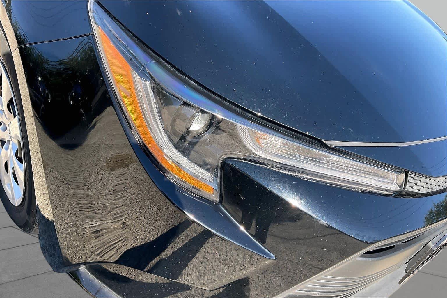 Used 2025 Midnight Black Metallic Toyota LE image 27