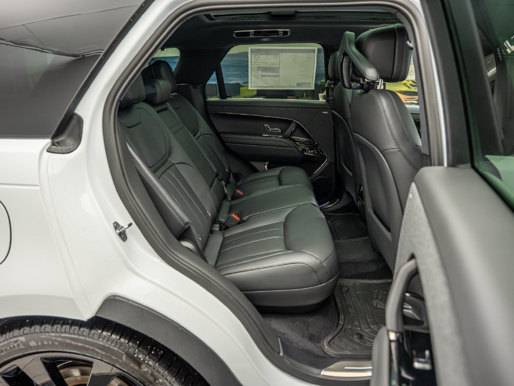 New 2026 Fuji White Land Rover Dynamic SE image 31