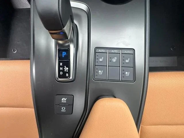 New 2026 Nori Green Pearl Lexus 300h Premium image 32
