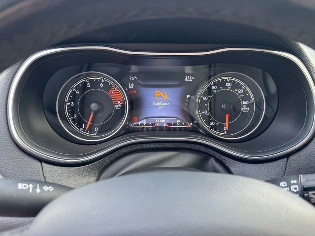 Used 2019 Gray Jeep Limited image 28