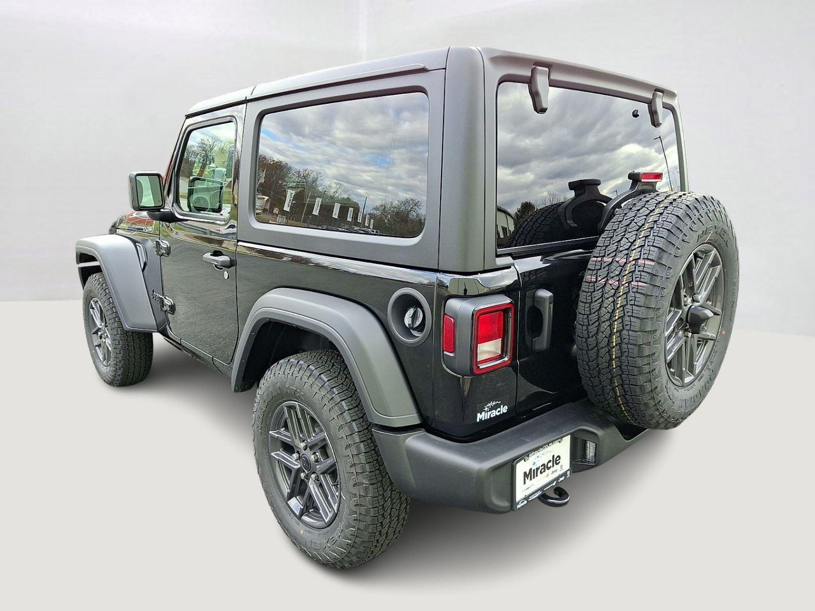 New 2026 Black Clear-Coat Exterior Paint Jeep Sport S image 3