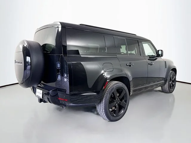 New 2026 Santorini Black Land Rover V8 image 5