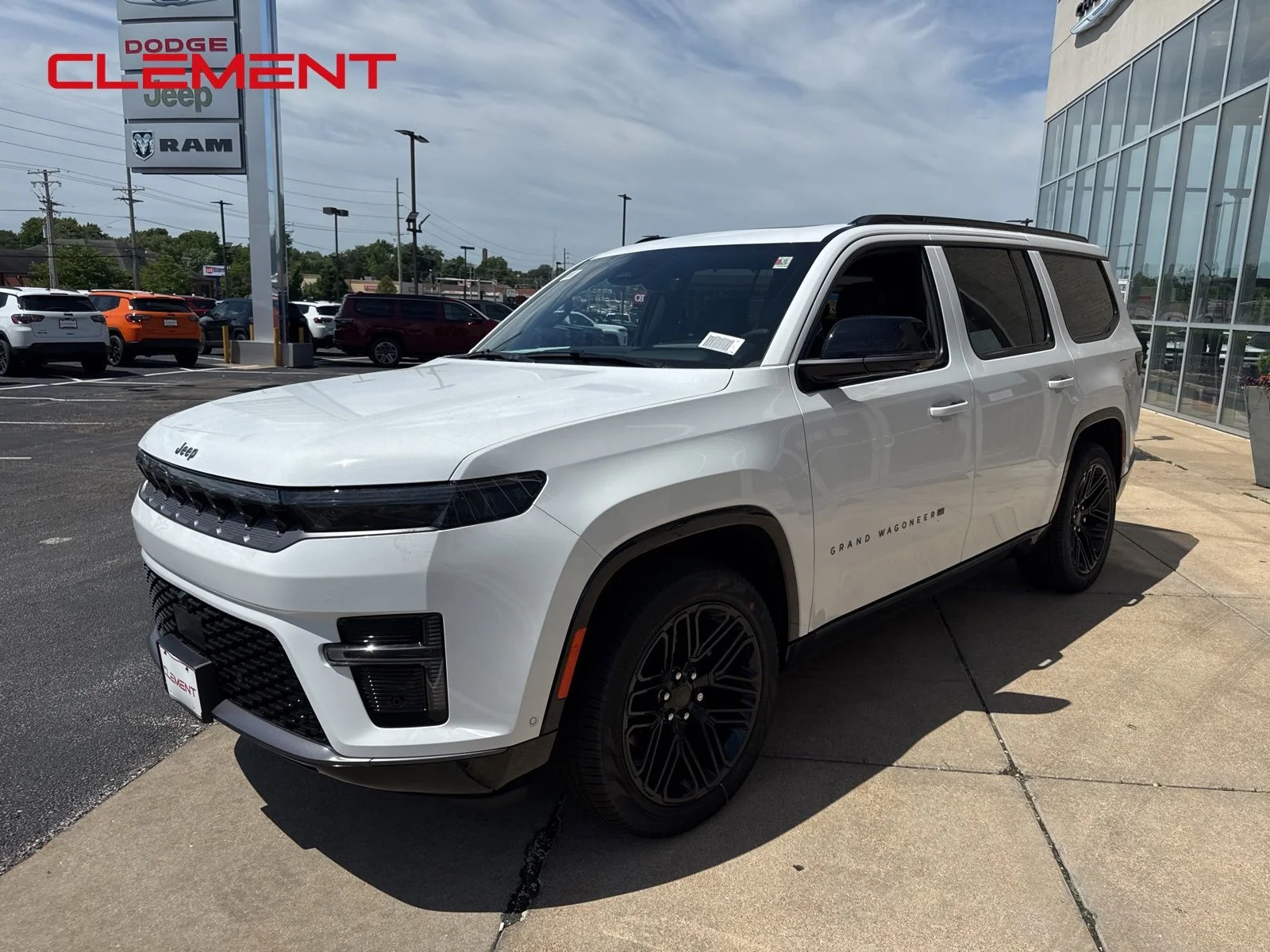 New 2026 Bright White Clear-Coat Exterior Paint Jeep Limited Reserve image 2