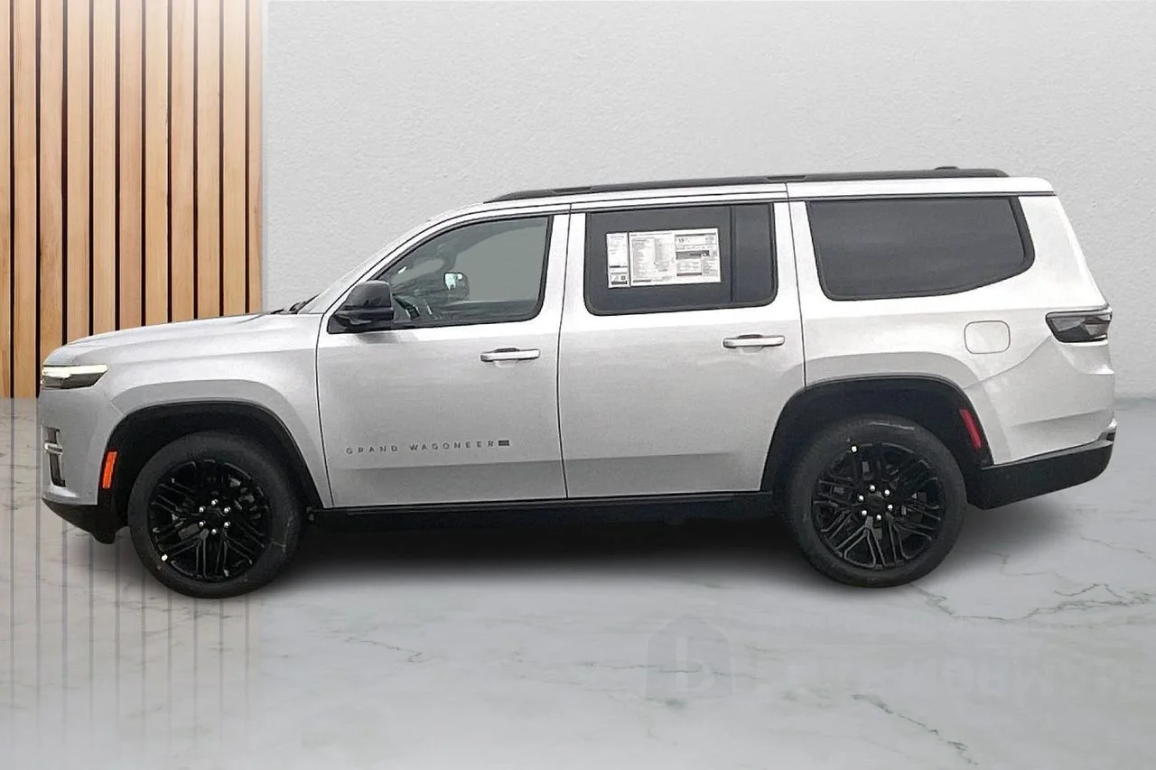 New 2026 Silver Zynith Jeep Limited Reserve image 5