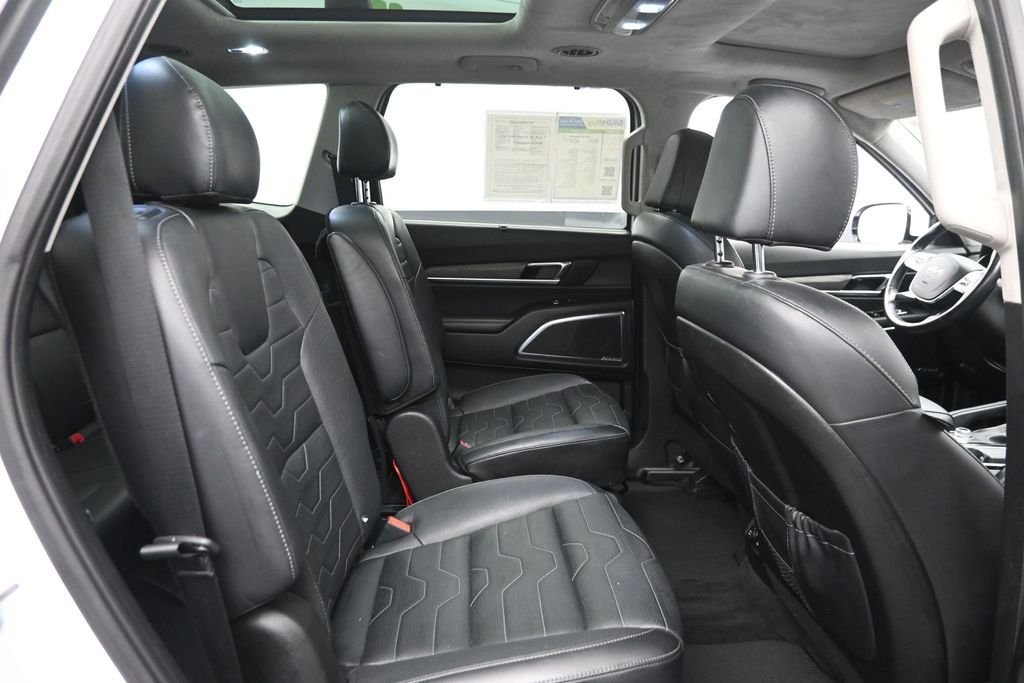 Used 2022 White Kia SX image 10