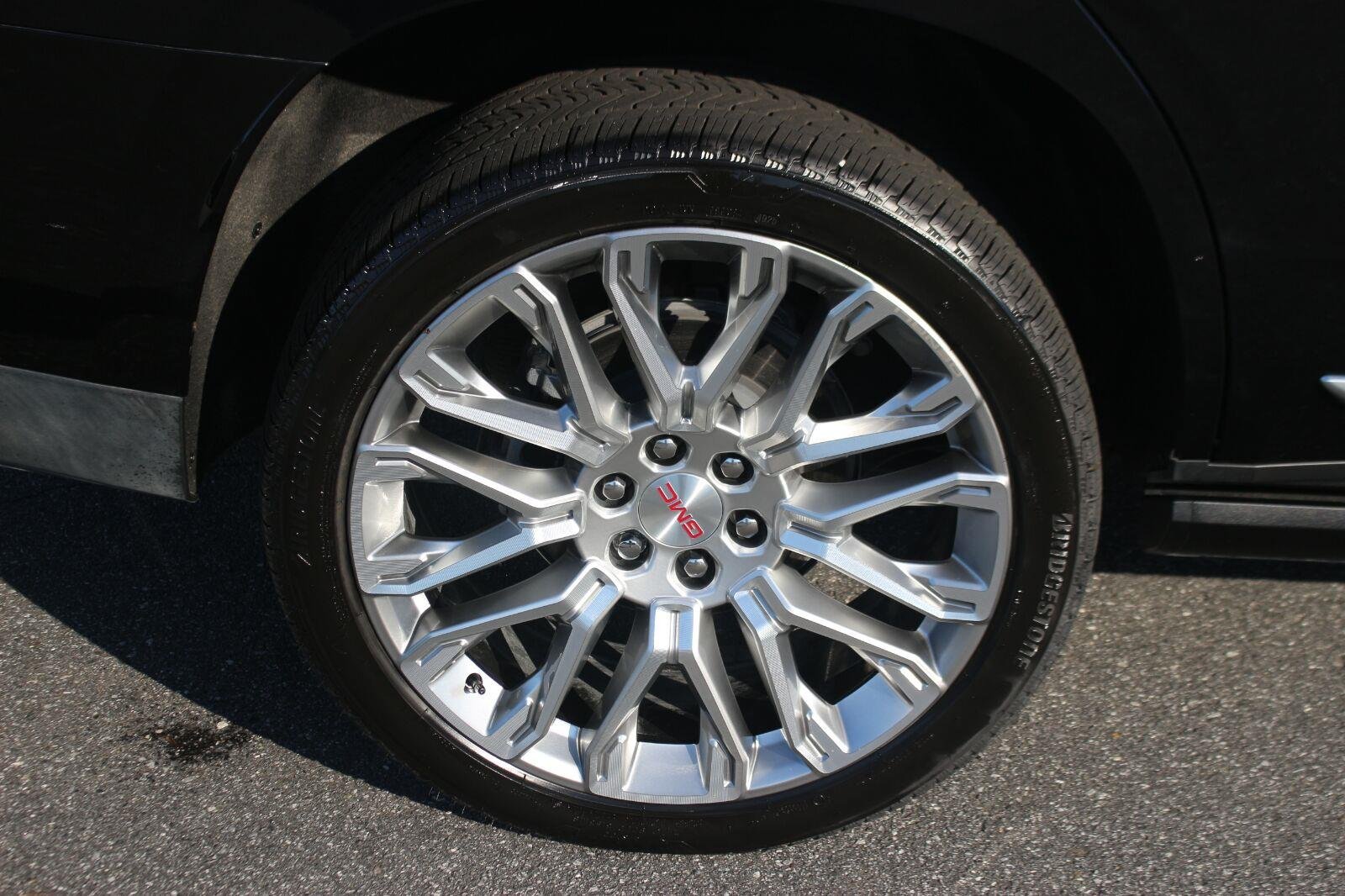 Used 2026 Onyx Black GMC Denali image 38