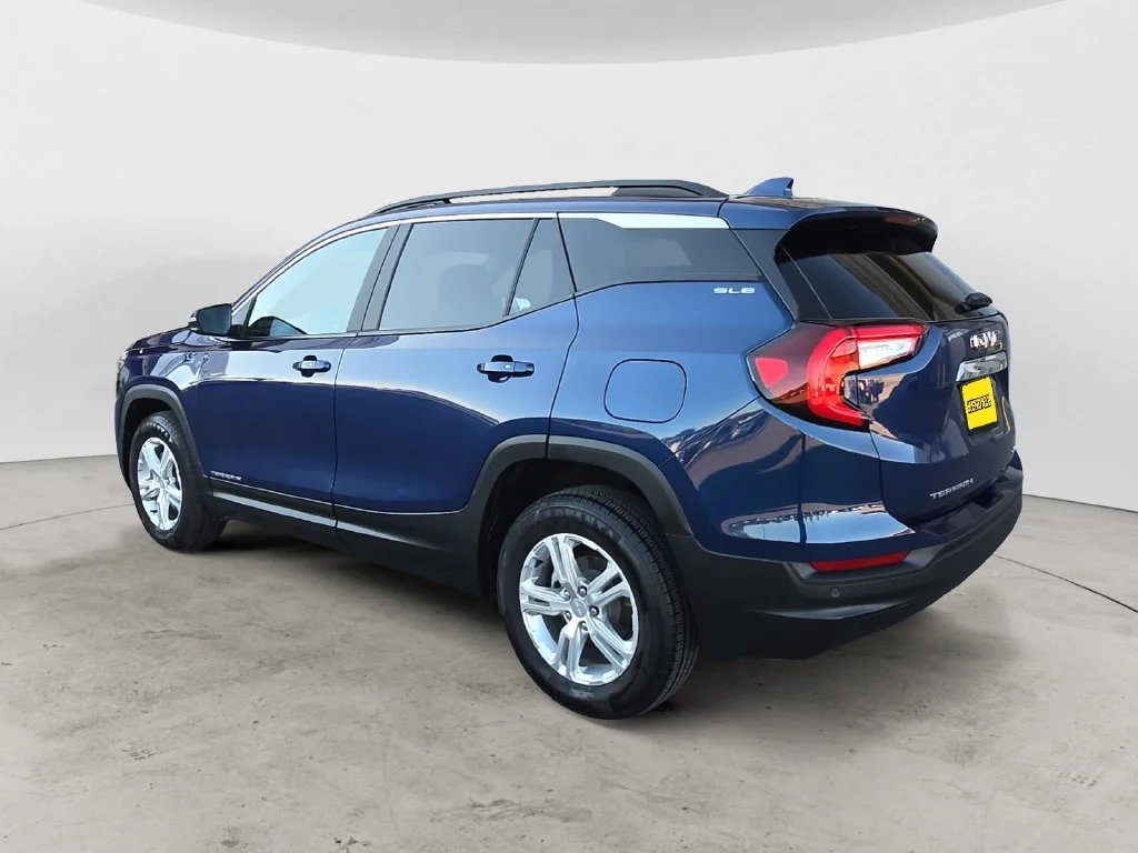 Used 2022 MARINE METALLIC GMC SLE image 11