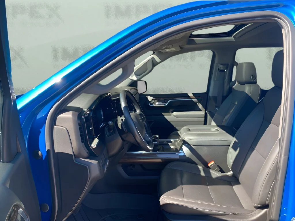 Used 2022 GLACIER BLUE METALLIC Chevrolet RST image 22