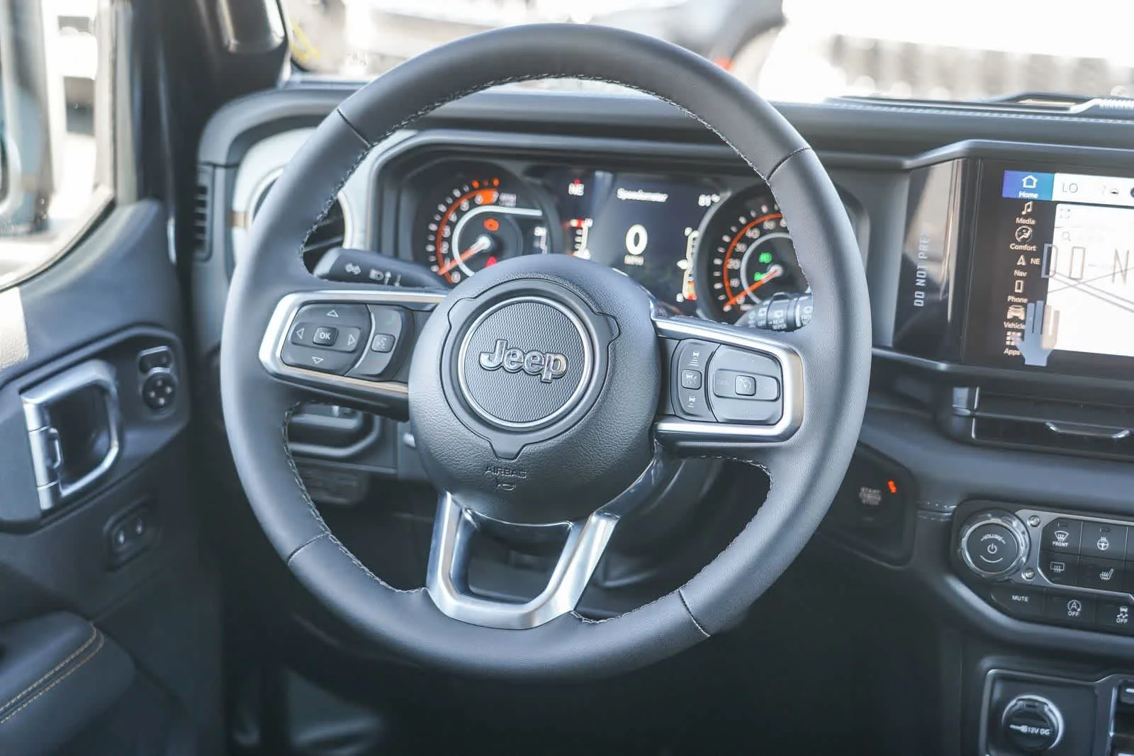 2025 Jeep Wrangler 4-Door Sahara - Photo 17