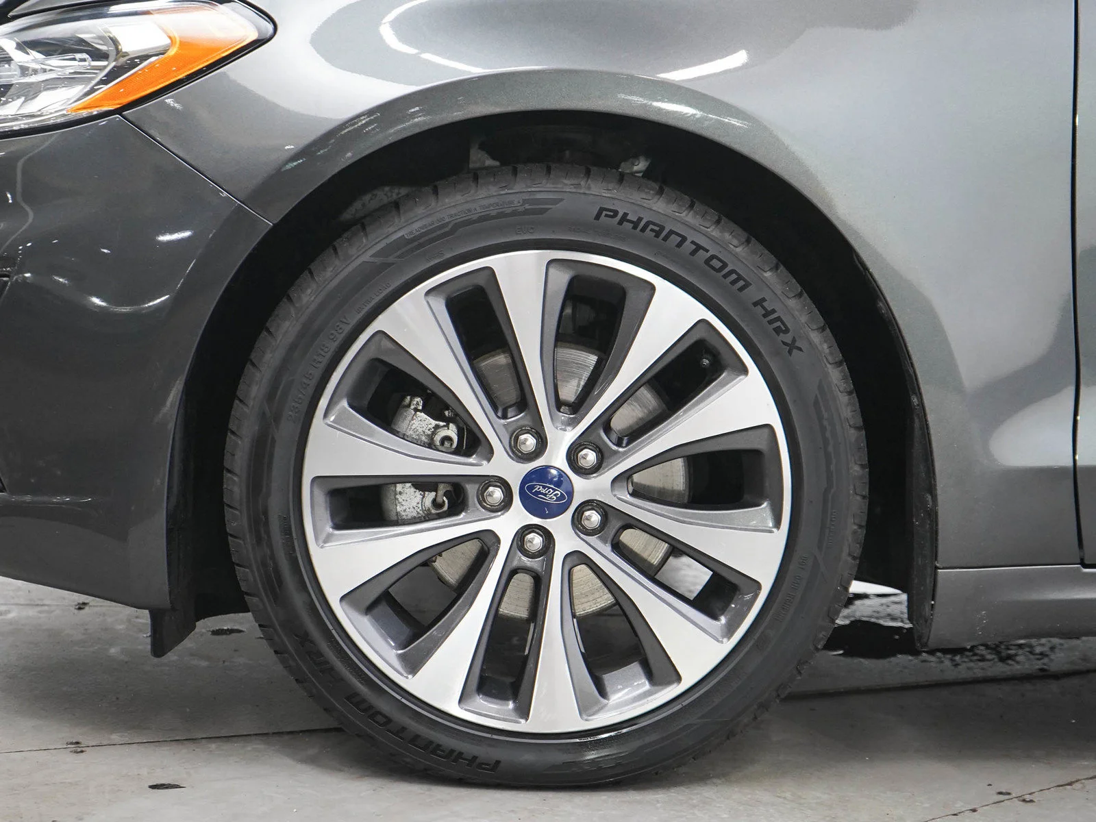 Used 2020 Magnetic Ford SE image 28