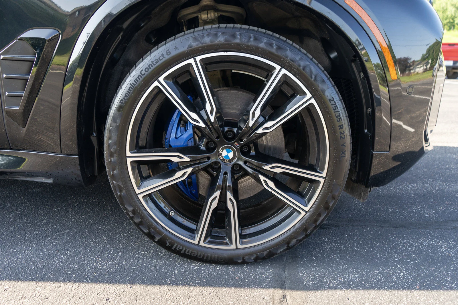 Used 2024  BMW xDrive40i image 13