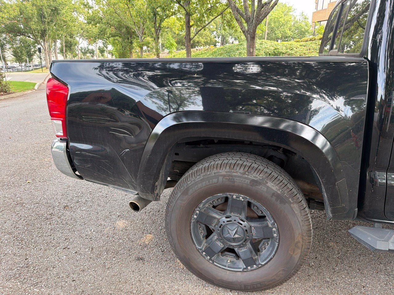 Used 2017 Black Toyota SR5 image 6