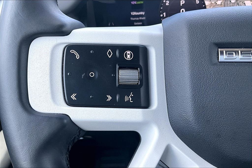 Certified Used 2025 Fuji White Land Rover X-Dynamic SE image 19