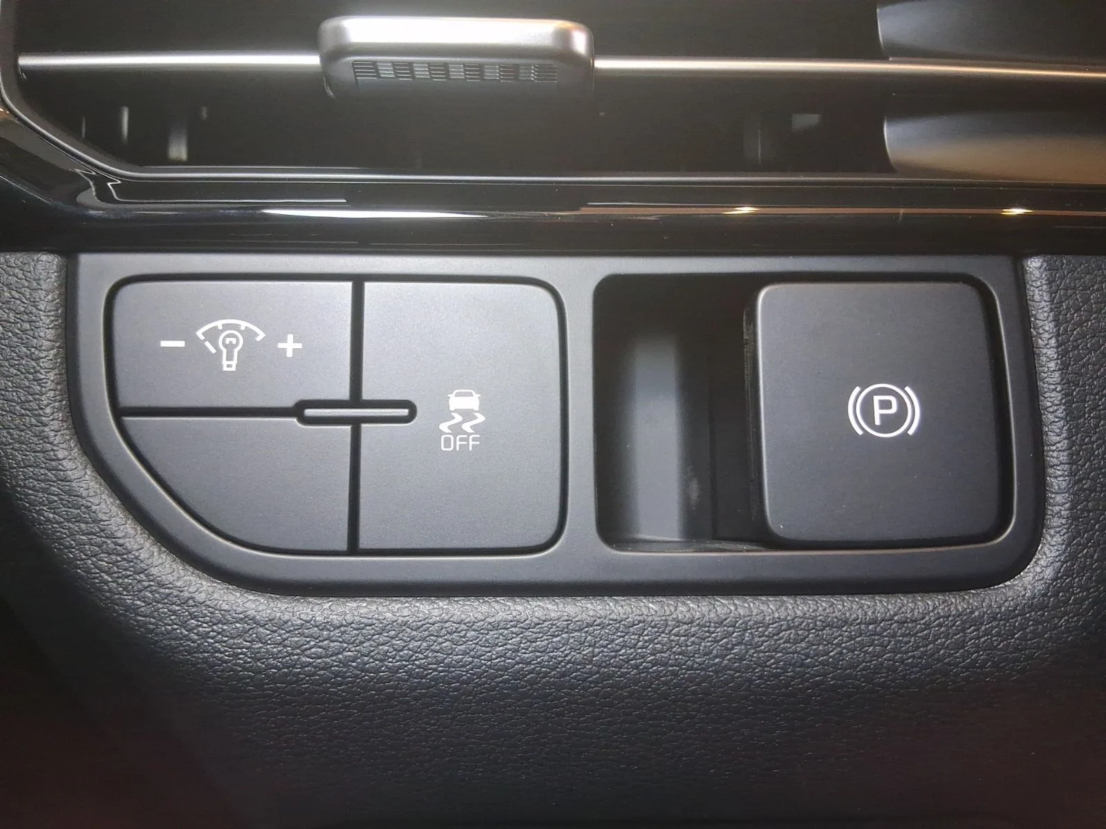 New 2026 Black Kia LX image 13