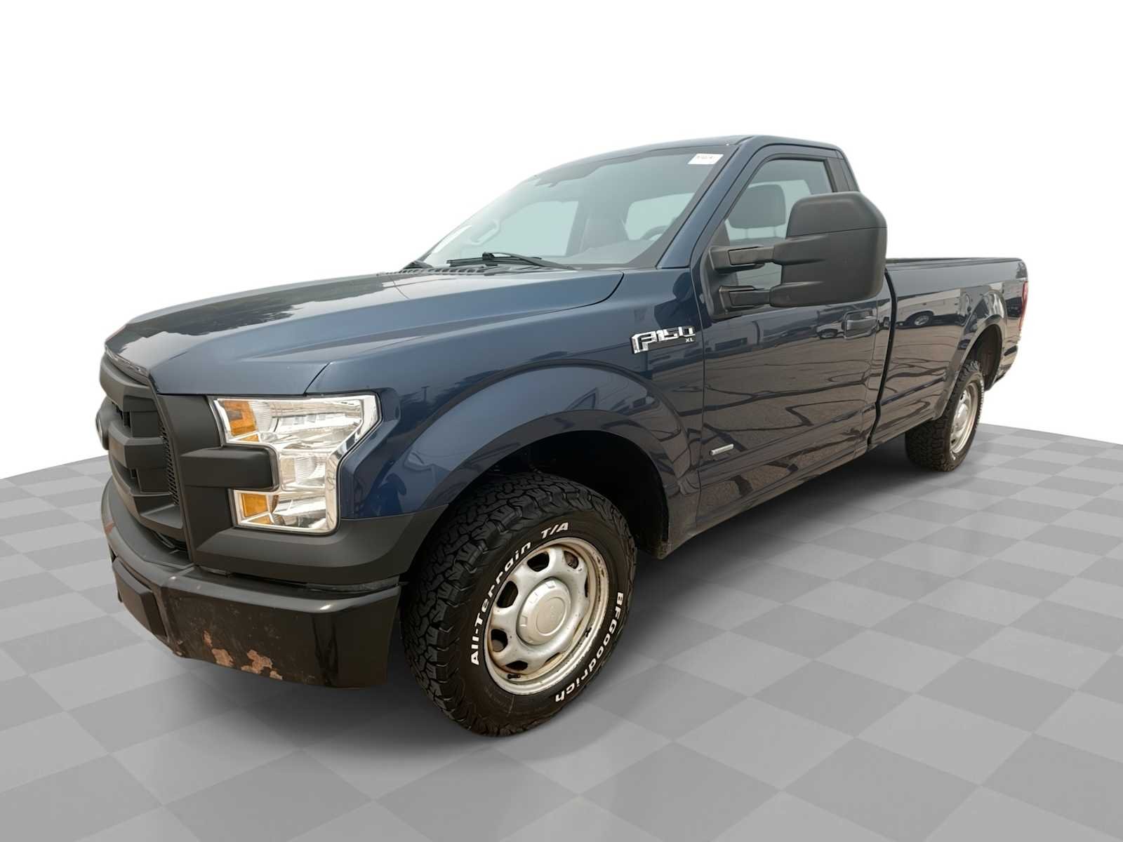 Used 2017 Blue Ford XL image 1