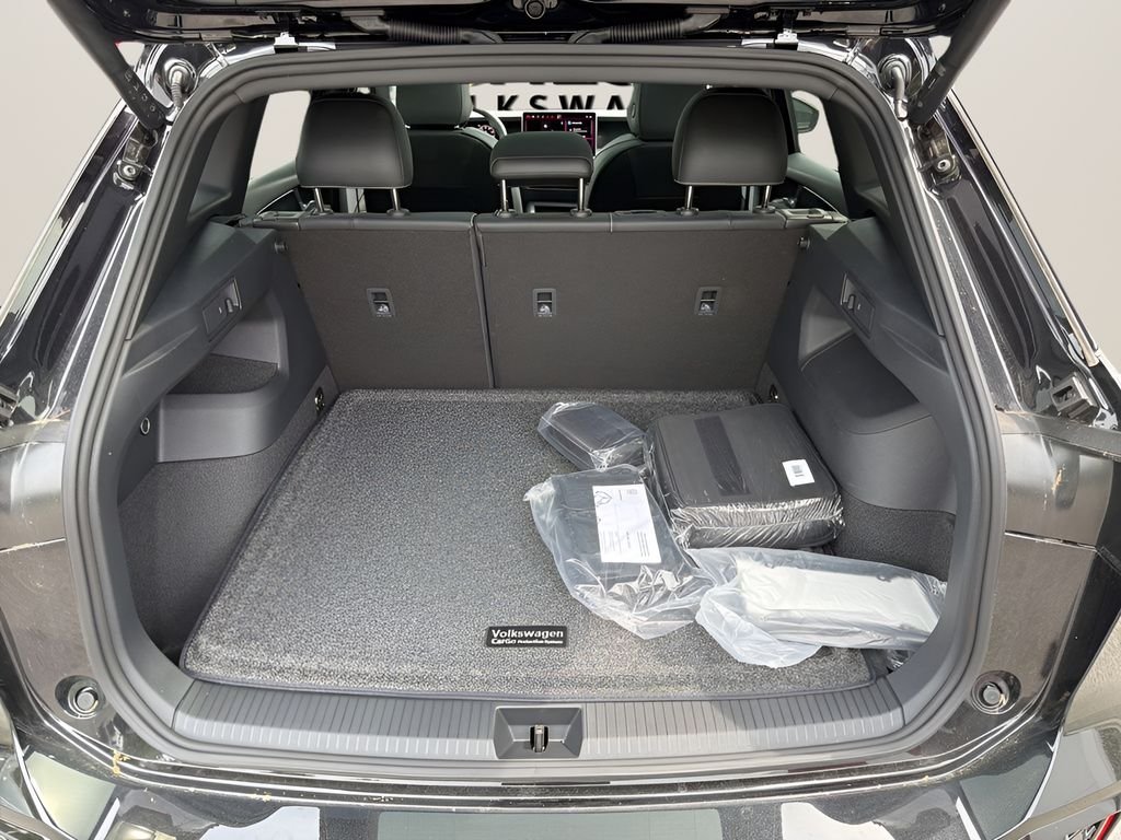 New 2026 Deep Black Pearl Volkswagen 2.0T SE R-Line Black image 24