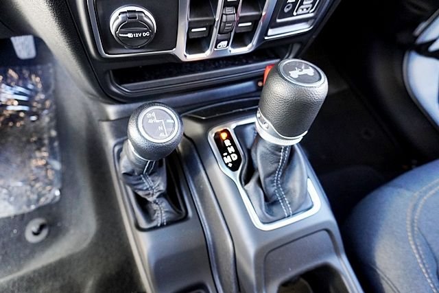 New 2026 Bright White Clear-Coat Exterior Paint Jeep Sport S image 35