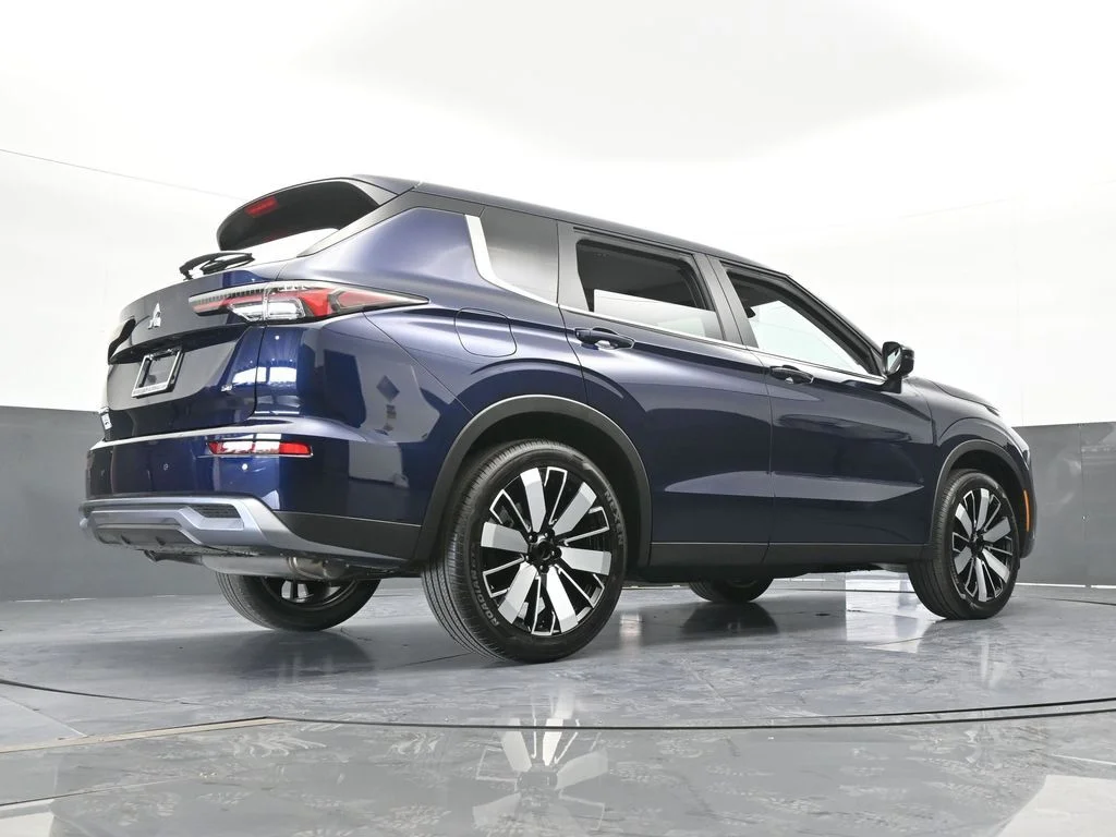 New 2026 Cosmic Blue Metallic Mitsubishi SE image 61