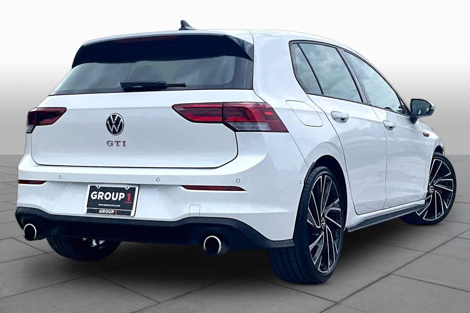 Used 2024 Opal White Pearl Volkswagen Autobahn image 11