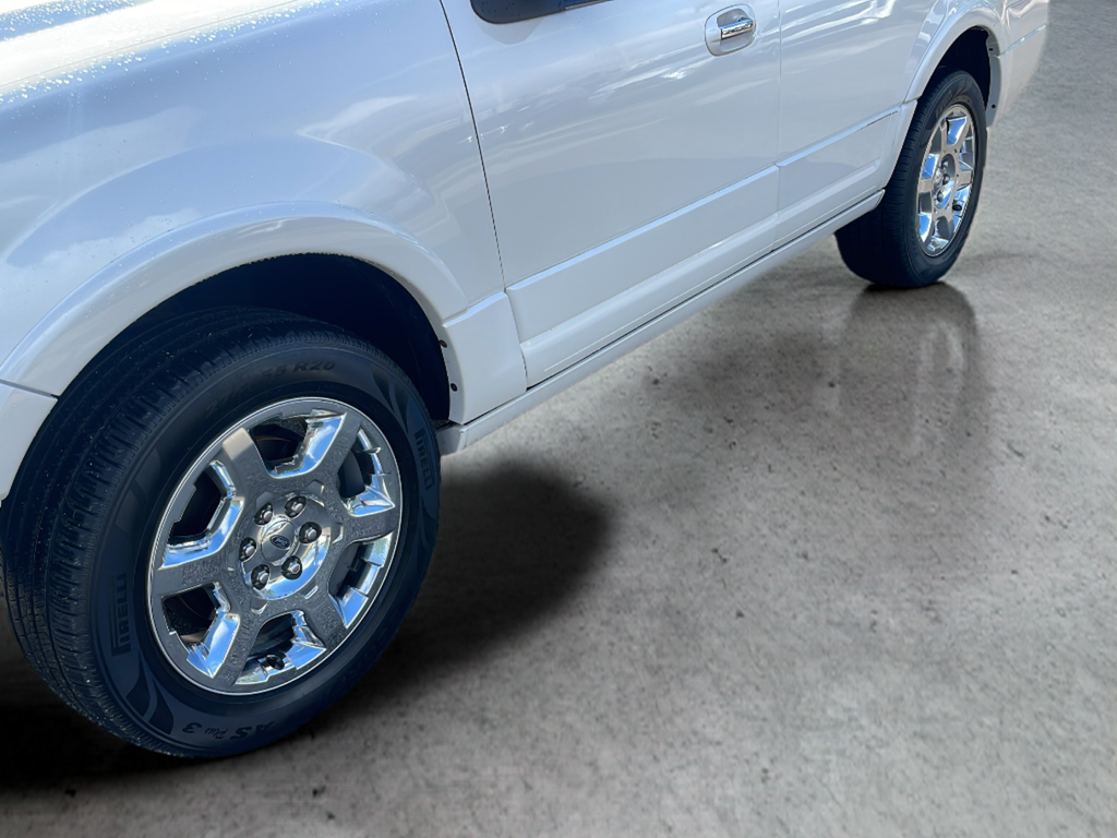 Used 2014 White Ford Limited image 42