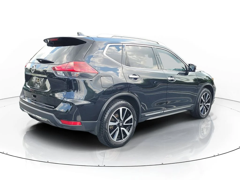 Used 2018 Black Nissan SL image 7