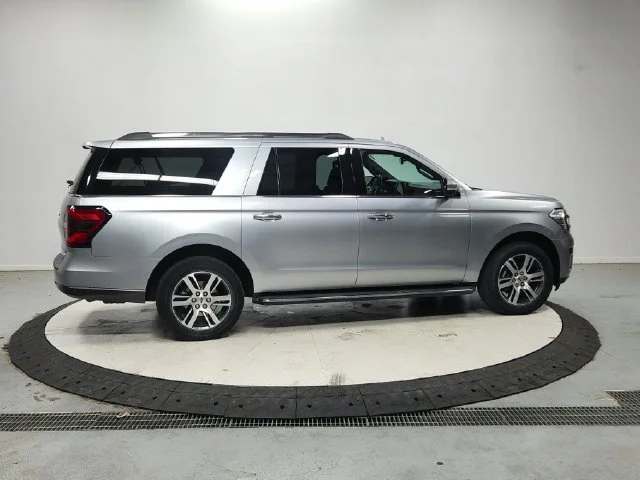 Used 2022 Silver Ford Limited image 8