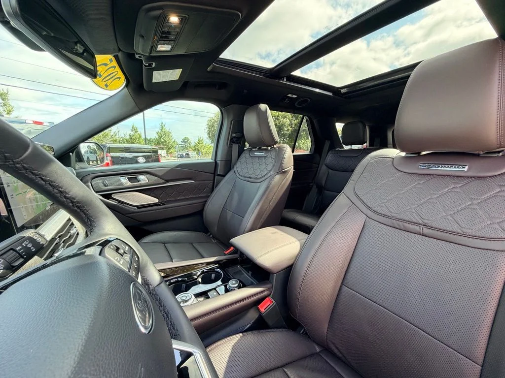 Used 2025 White Ford Platinum image 25