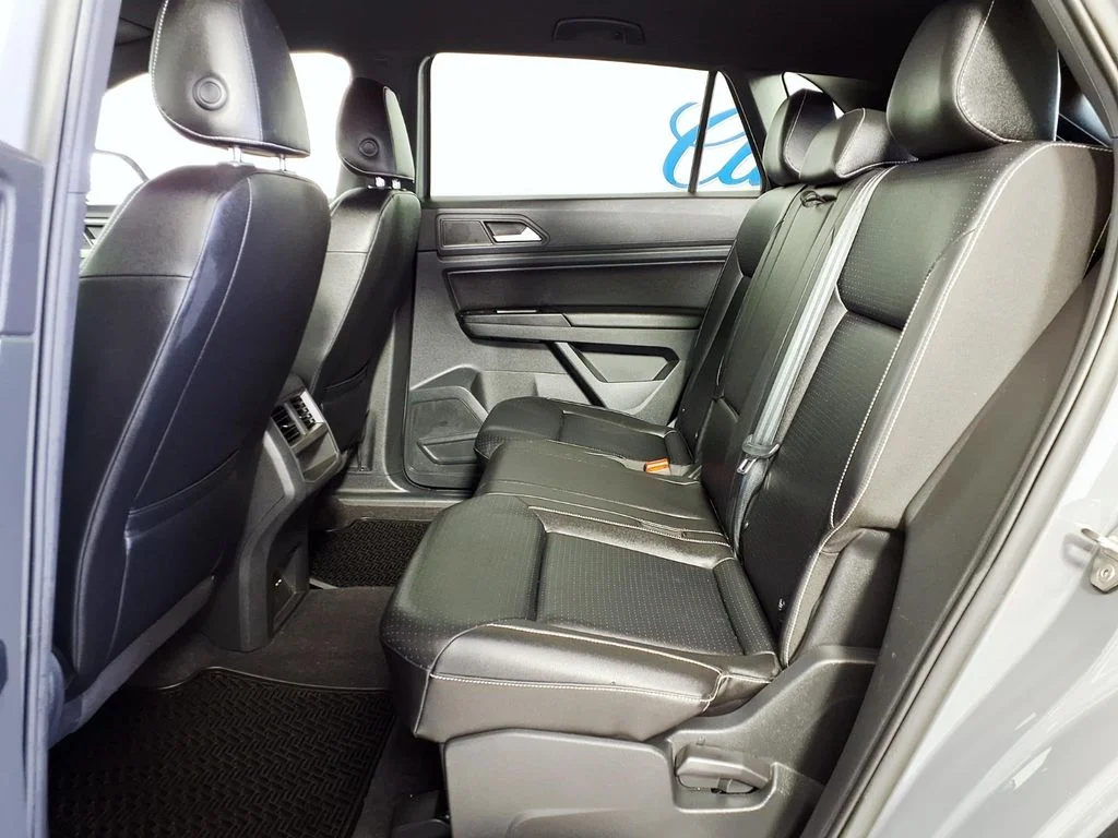Used 2020 Gray Volkswagen 3.6L V6 SE w/Technology image 8