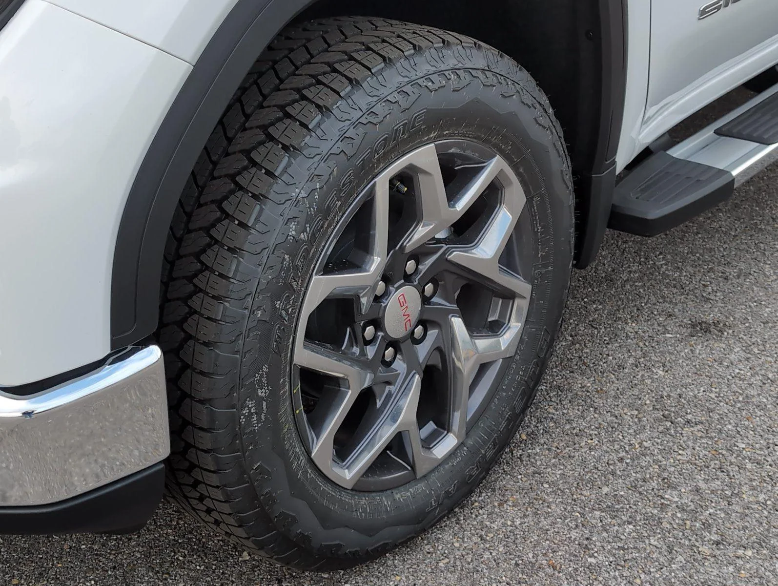 New 2026 Summit White GMC SLT image 9