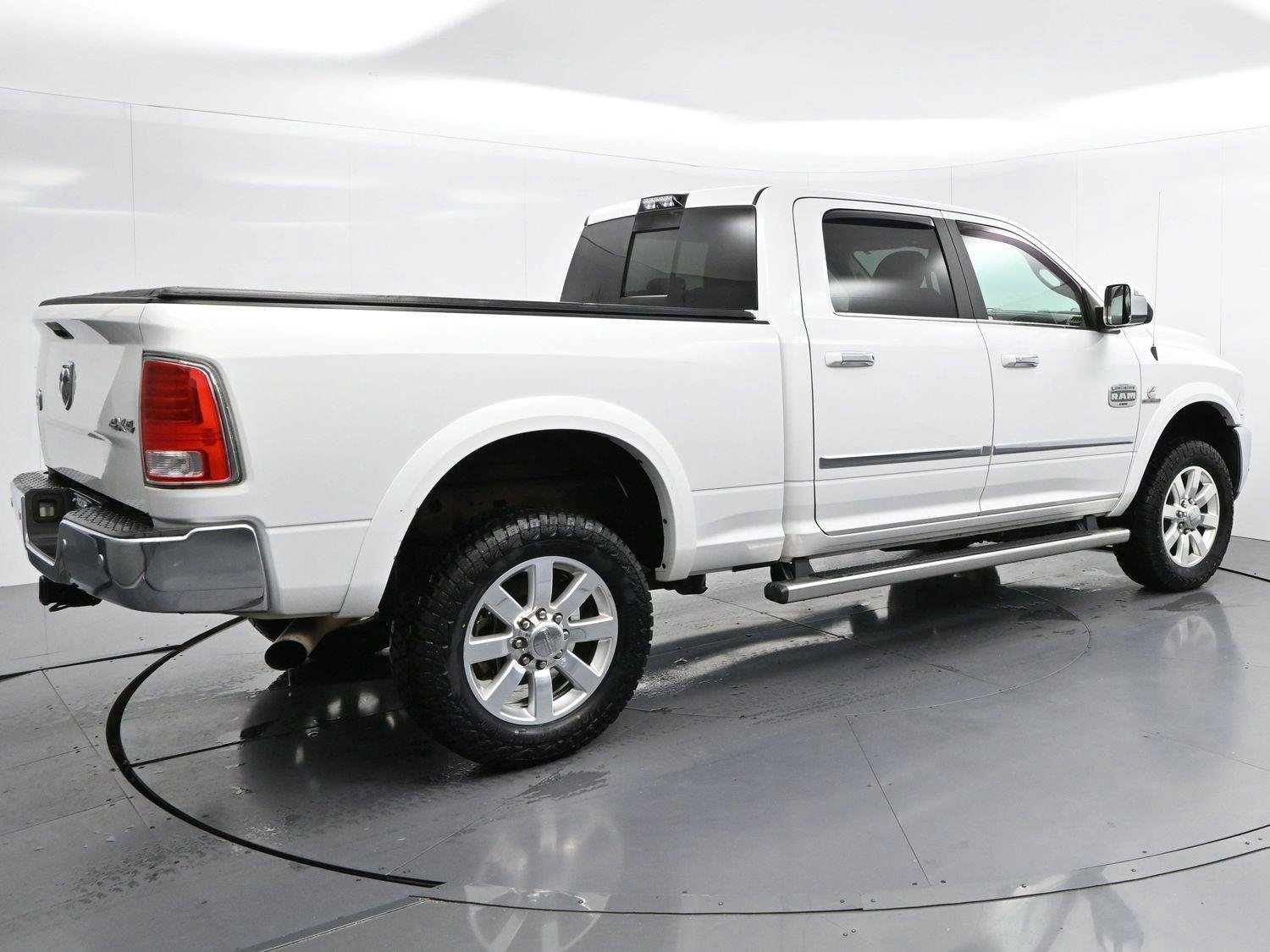 Used 2018 Bright White Clearcoat Ram Longhorn image 6