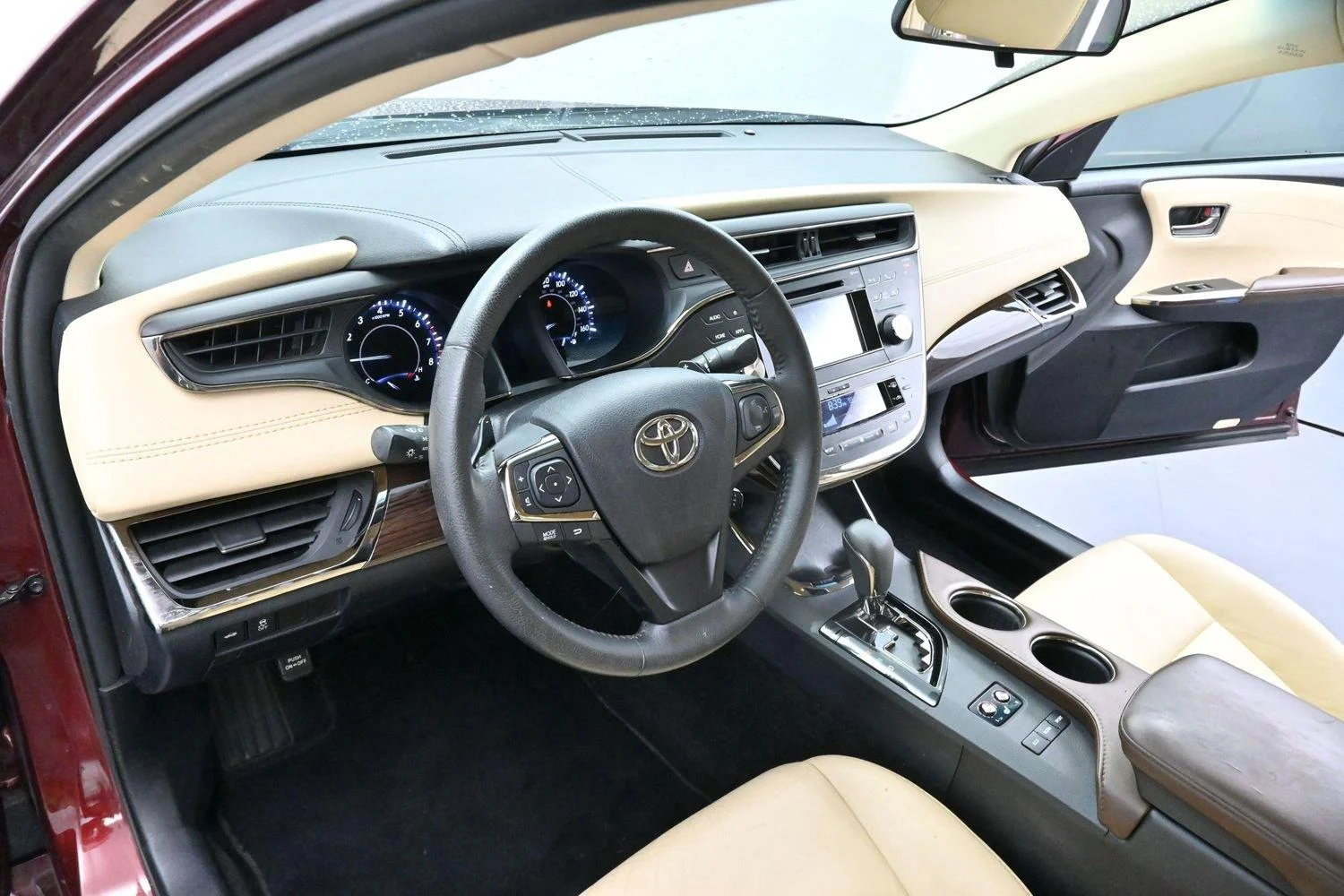 Used 2015 Ooh La La Rouge Mica Toyota XLE image 12
