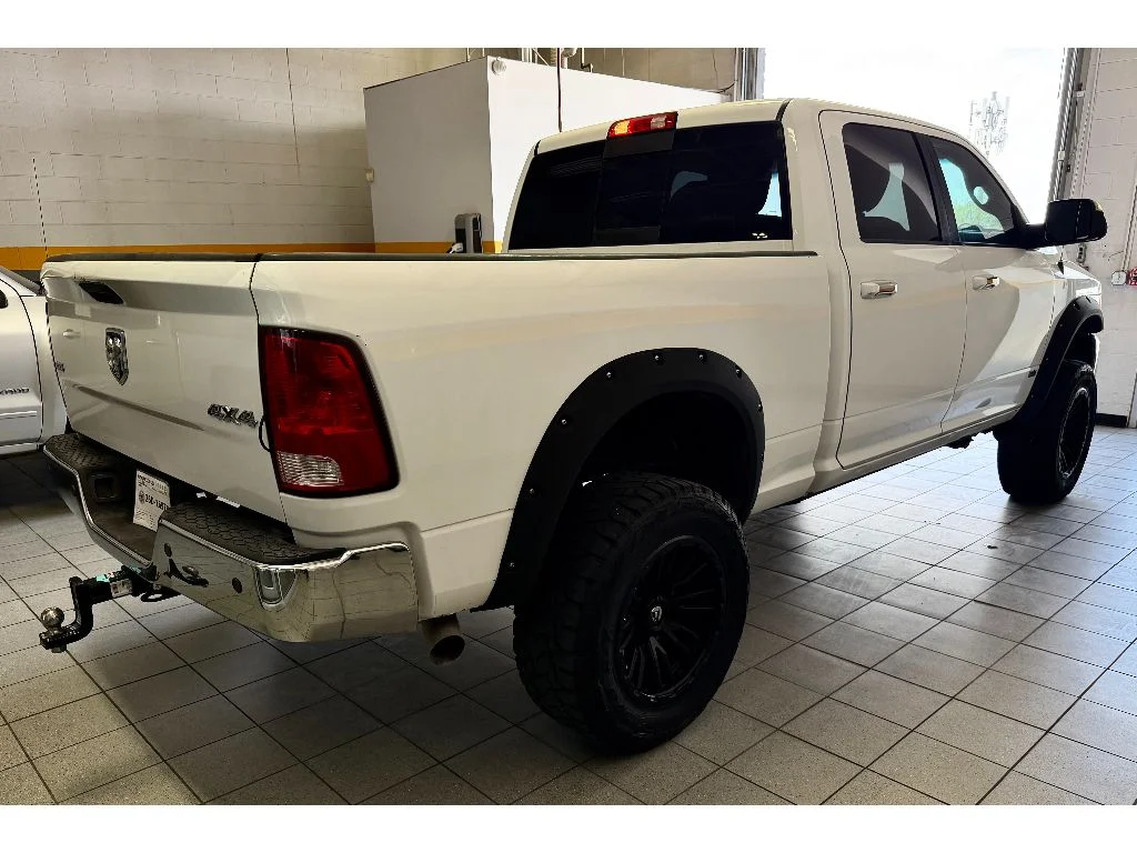 Used 2018 Bright White Clearcoat Ram SLT image 3