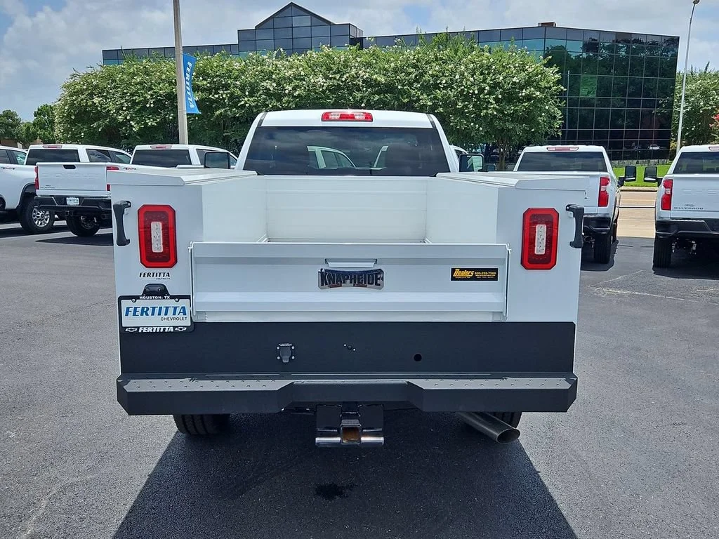 New 2026 Summit White Chevrolet WT image 5