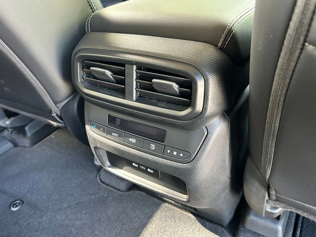 Used 2024  Honda EX-L image 43
