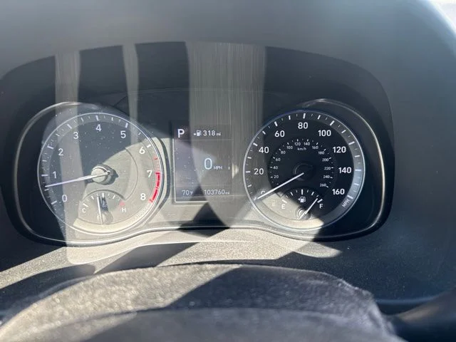 Used 2018 Silver Hyundai SE image 11