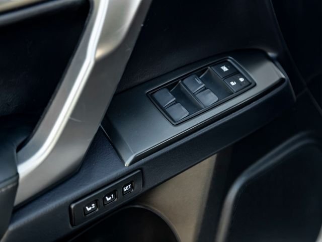 Used 2023 White Pearl Lexus 460 image 15