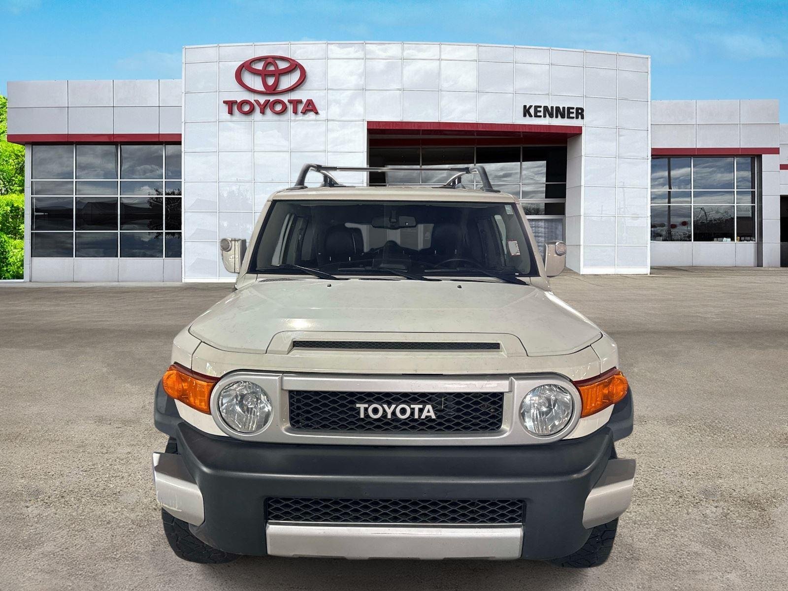 Used 2014 Iceberg Toyota Base image 2