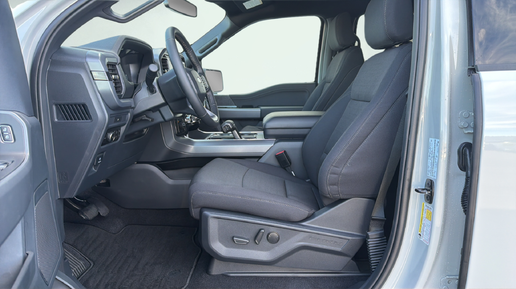 New 2026 Avalanche Ford XLT image 18