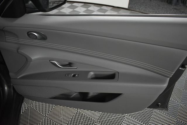 2025 Hyundai Elantra SEL - Photo 15