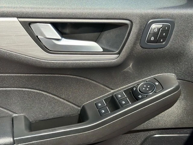 Used 2023 White Ford Platinum image 19